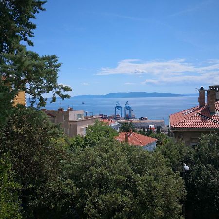 Apartman Bulevard Lägenhet Rijeka Exteriör bild